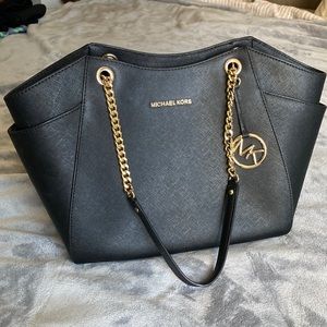 Michael Kors Purse (black)